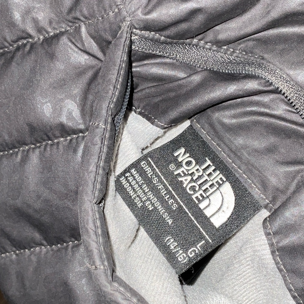 The North Face Kids Reversible Puffer Jacket - Picture 10 of 10